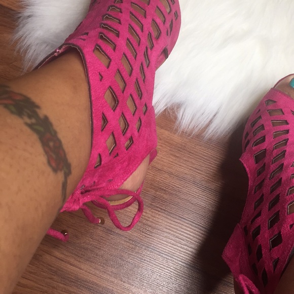 Pink Heels - Picture 5 of 5